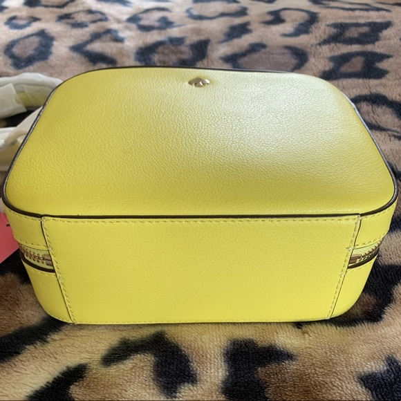 🌺HP🌺 Kate Spade Maddy Camera Bag (LimeLight) - Picture 5 of 13